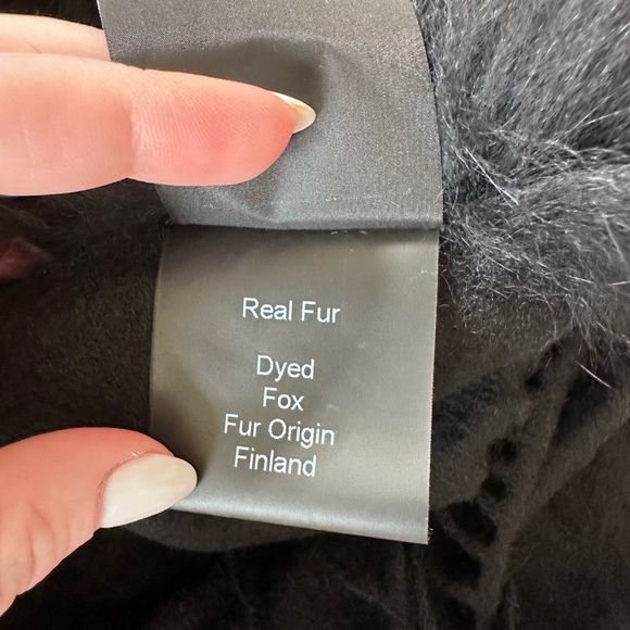 Gorski Montreal hooded black real fur cape/shawl - Picture 4 of 7